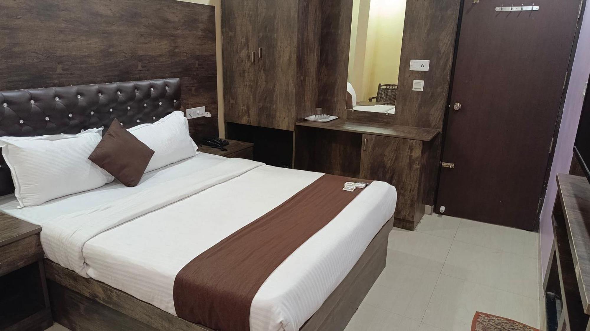Pph Royal Gs Comforts Opp Mall Of Asia Bangalore Bagian luar foto