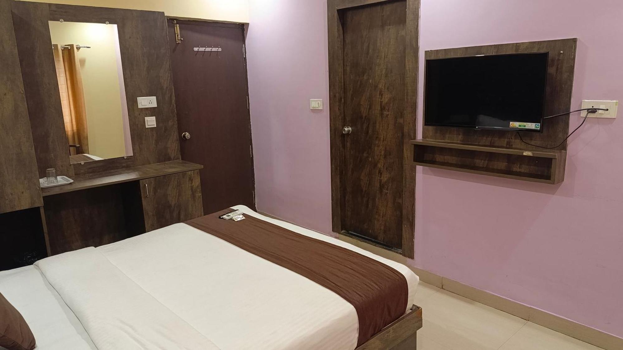 Pph Royal Gs Comforts Opp Mall Of Asia Bangalore Bagian luar foto