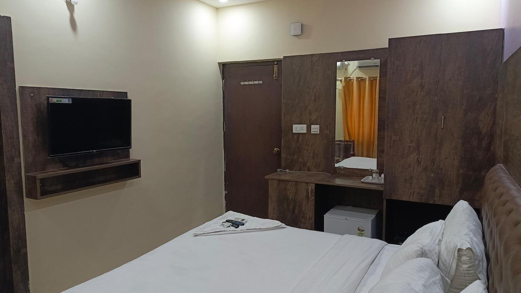 Pph Royal Gs Comforts Opp Mall Of Asia Bangalore Bagian luar foto