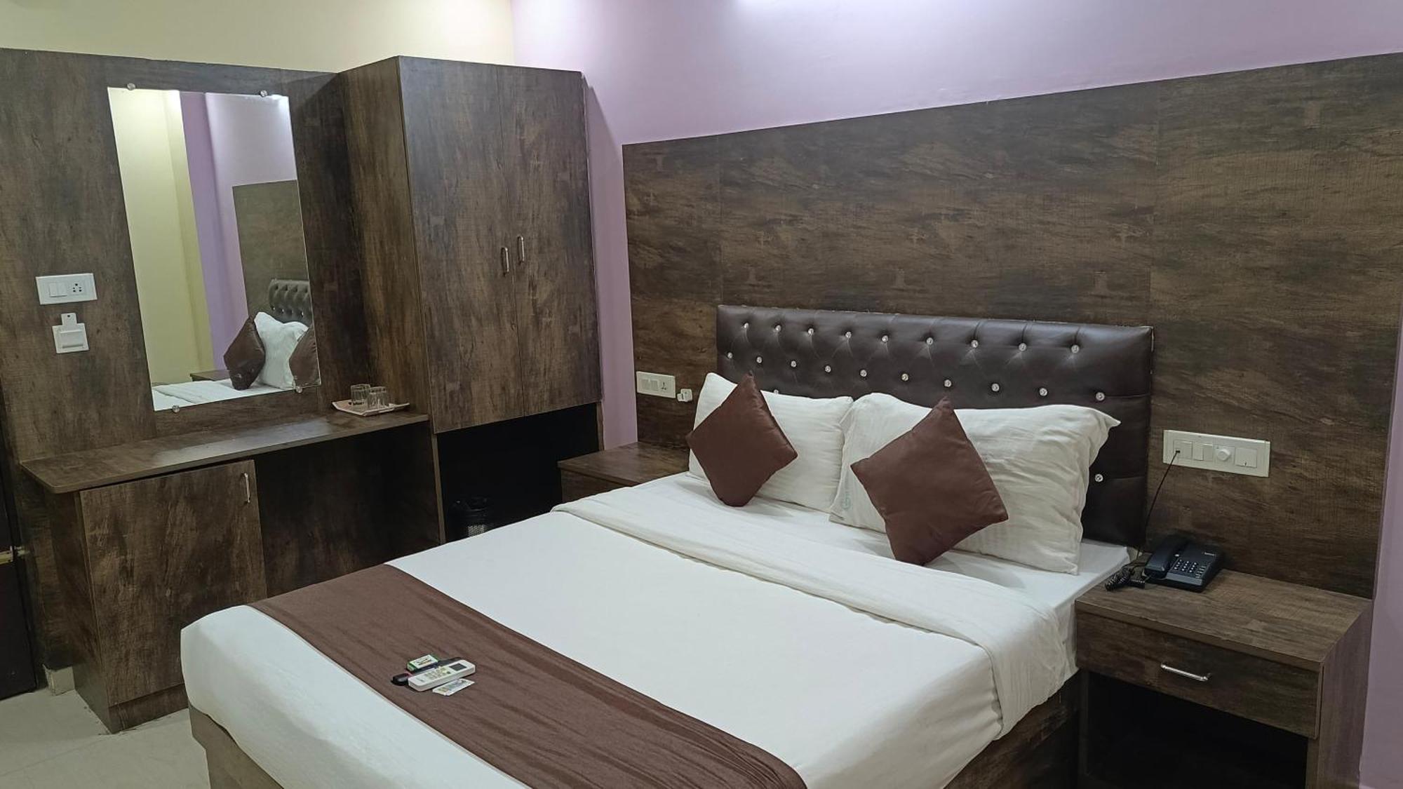 Pph Royal Gs Comforts Opp Mall Of Asia Bangalore Bagian luar foto