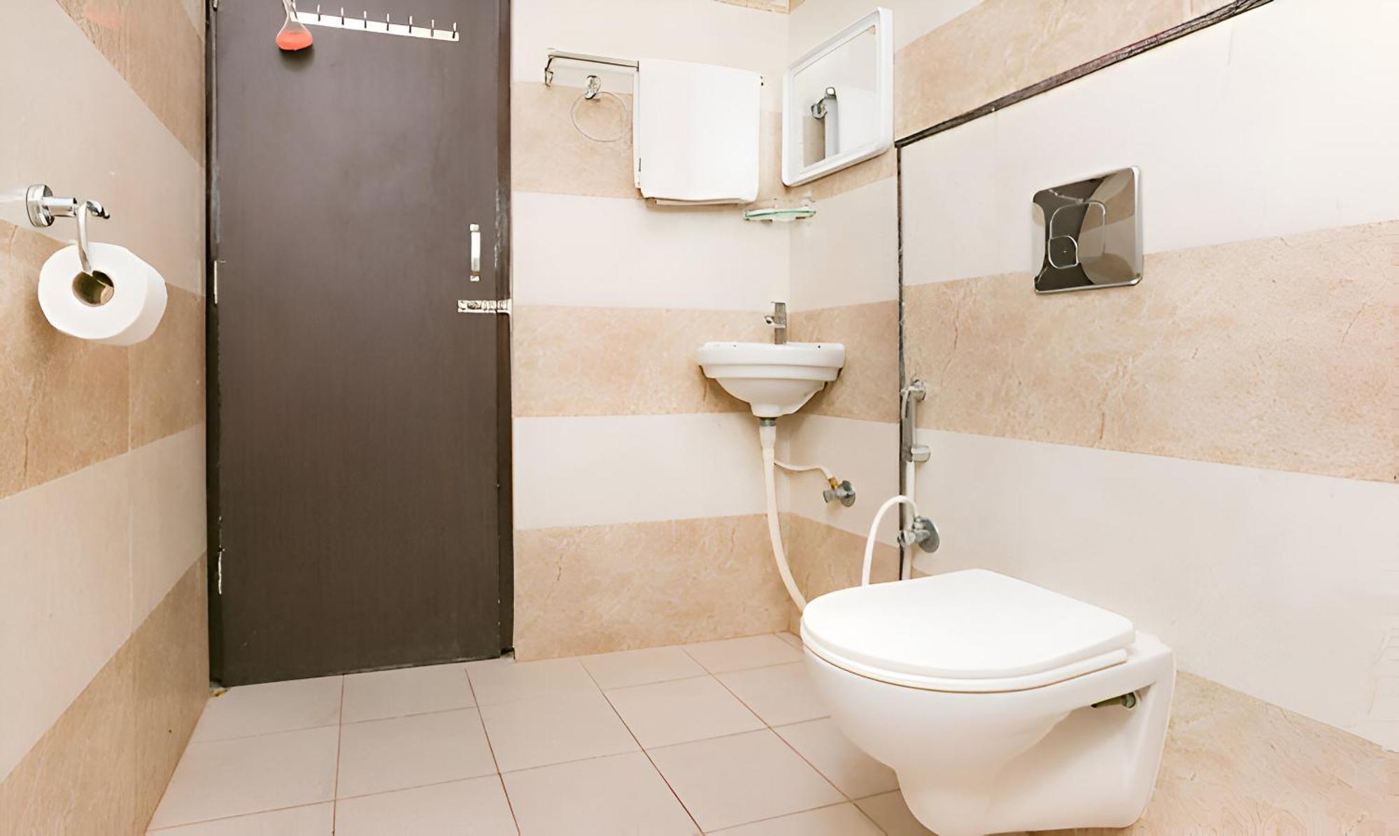 Pph Royal Gs Comforts Opp Mall Of Asia Bangalore Bagian luar foto